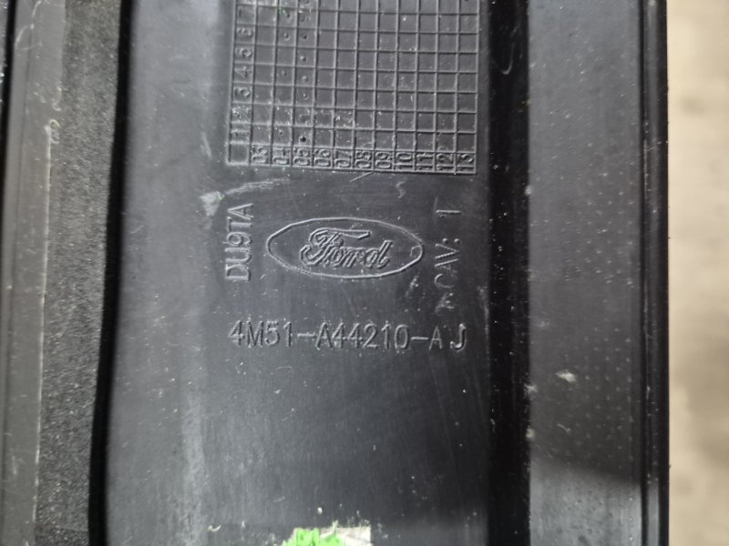 Спойлер крышки багажника с доп стоп сигналом Ford Focus