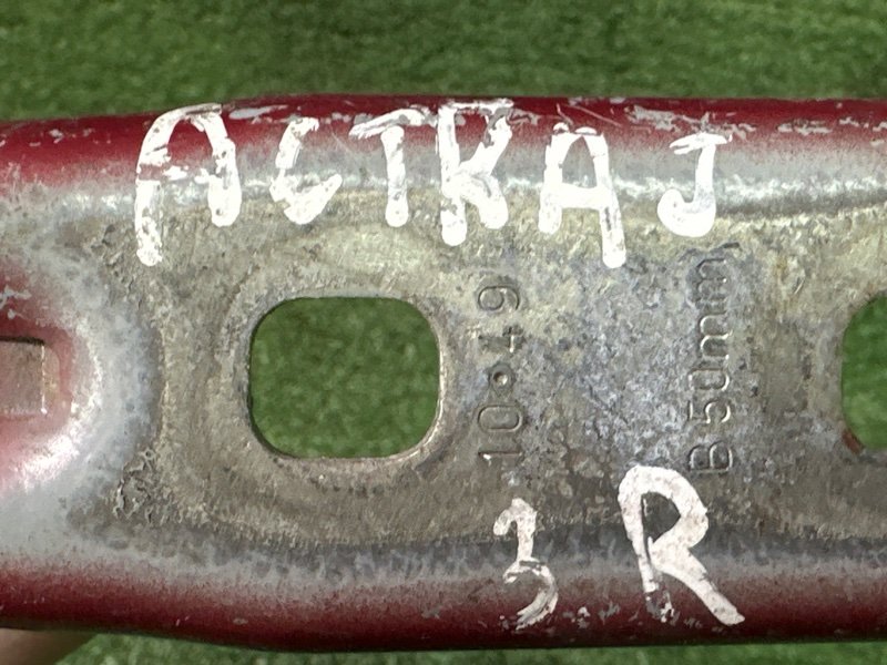 Петли двери Opel Astra J