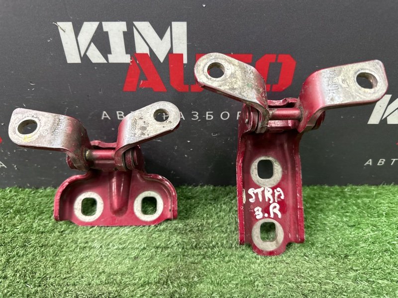 Петли двери Opel Astra J