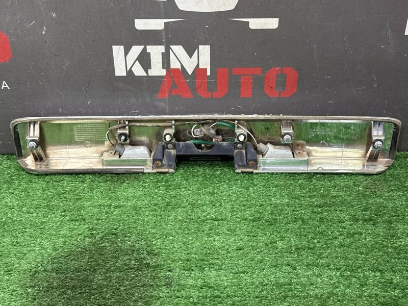 Молдинг крышки багажника Chevrolet Orlando