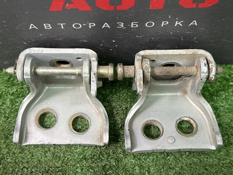 Петли двери Peugeot 307