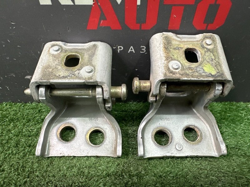 Петли двери Peugeot 307