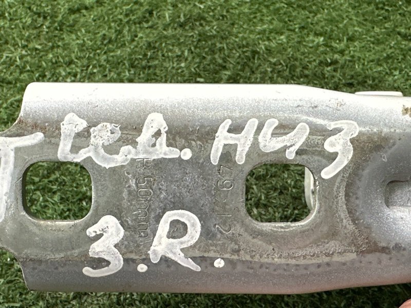 Петли двери Opel Astra J