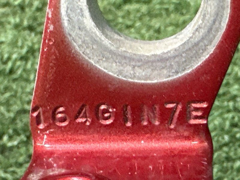 Петли двери Ford Fiesta