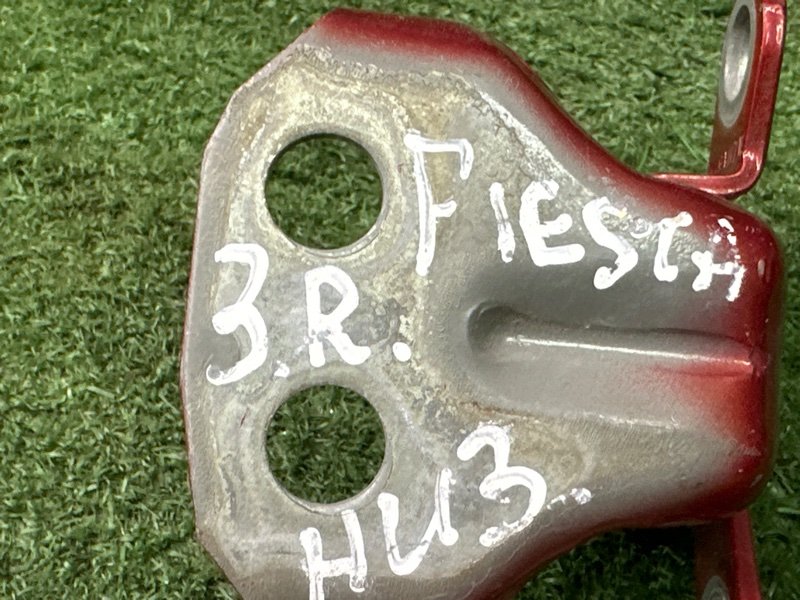 Петли двери Ford Fiesta