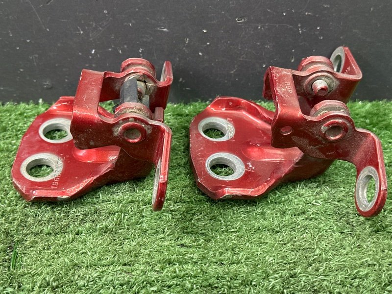 Петли двери Ford Fiesta