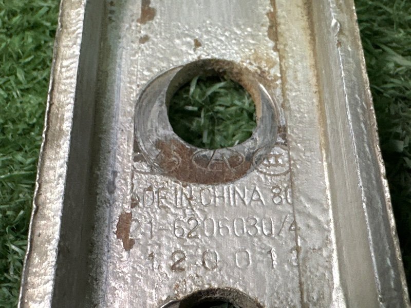 Петли двери Vortex Estina