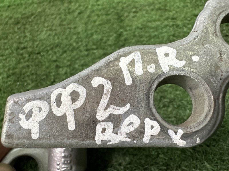 Петли двери Ford Focus 2