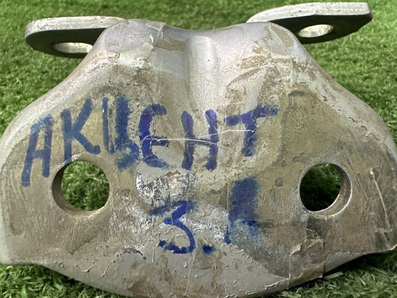 Петли двери Hyundai Accent