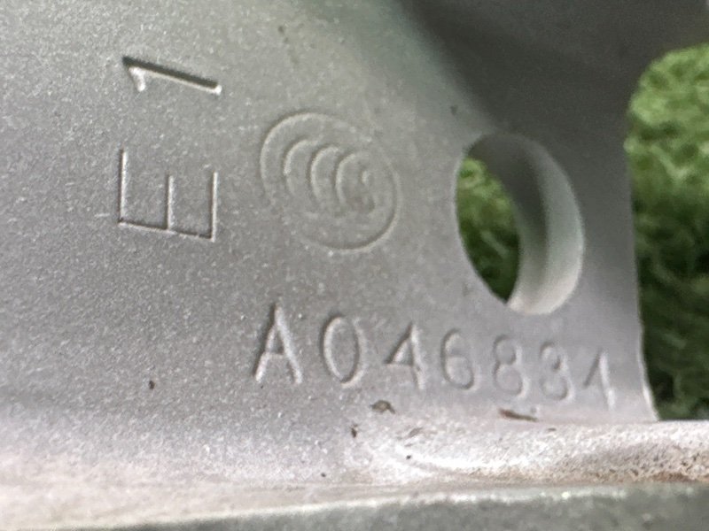 Петли двери Mitsubishi Outlander 3