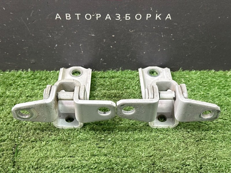 Петли двери Mitsubishi Outlander 3