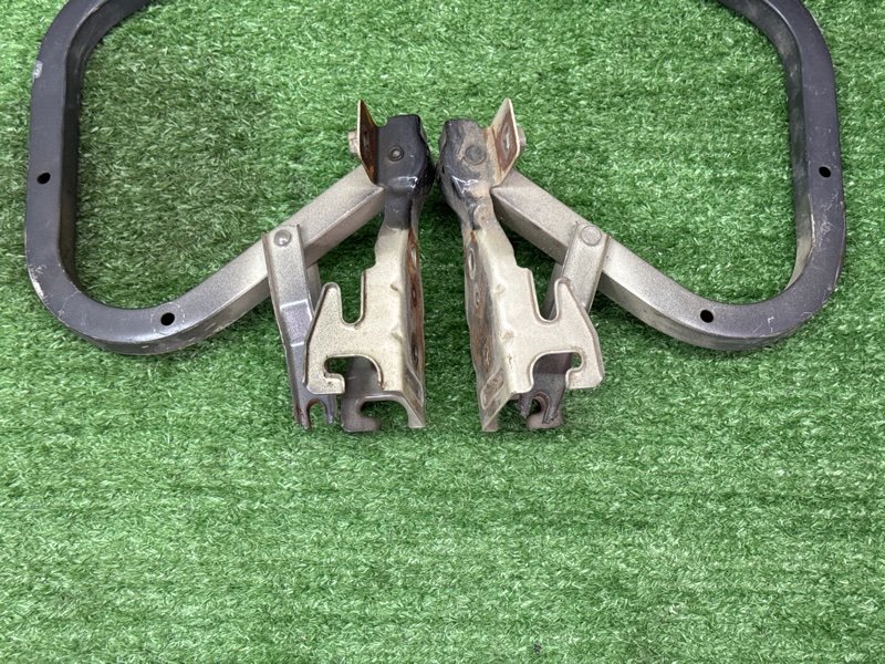 Петли крышки багажника Suzuki Liana