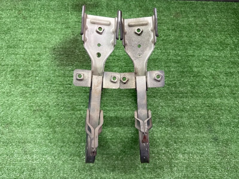 Петли крышки багажника Suzuki Liana