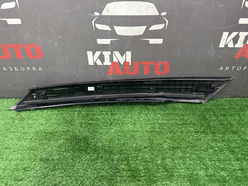 Накладка лобового стекла Skoda Fabia 2