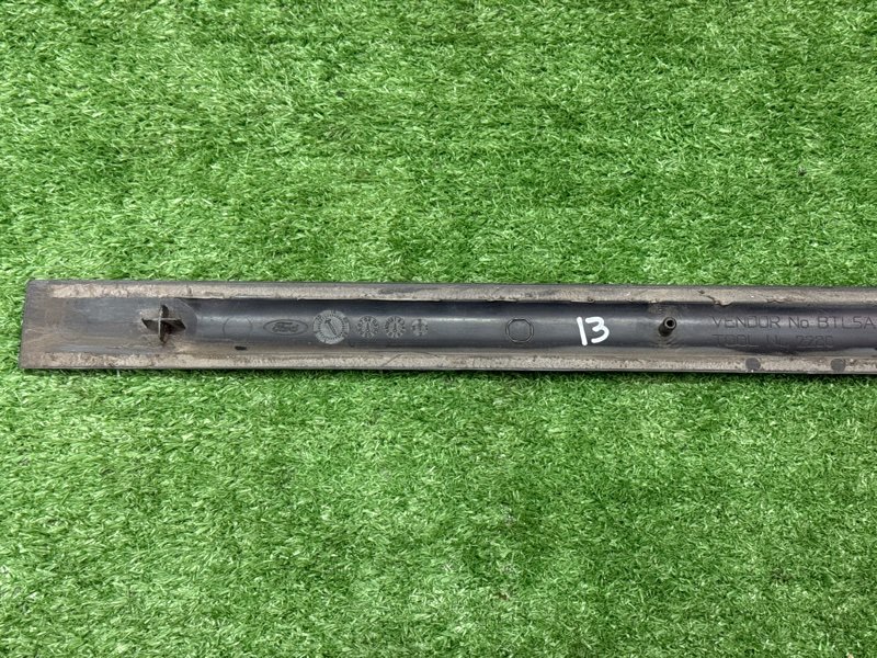 Молдинг двери Ford Fusion