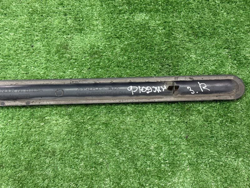 Молдинг двери Ford Fusion