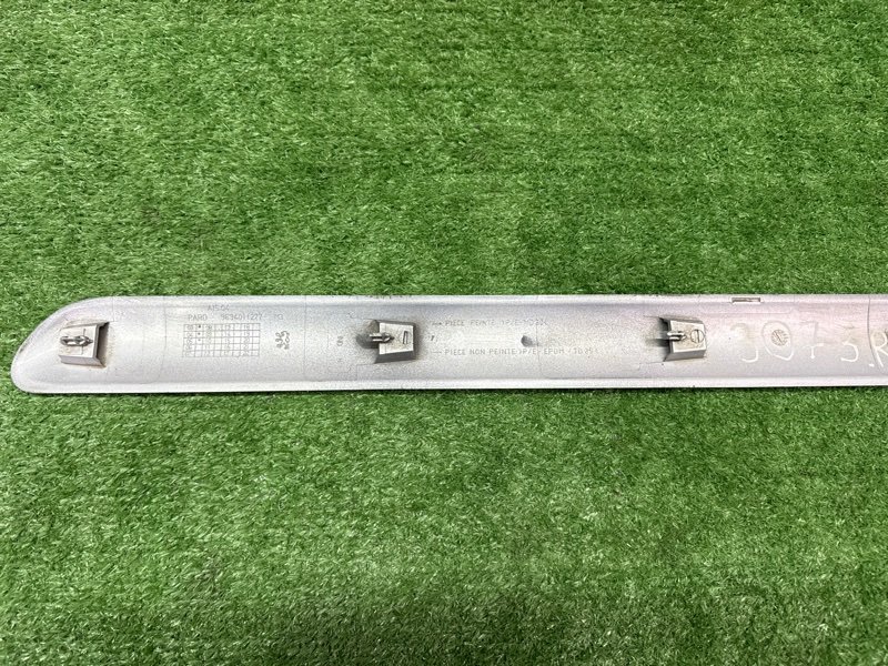 Молдинг двери Peugeot 307