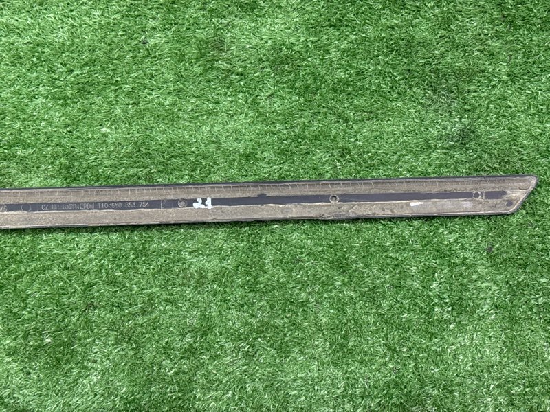 Молдинг двери Skoda Fabia 1