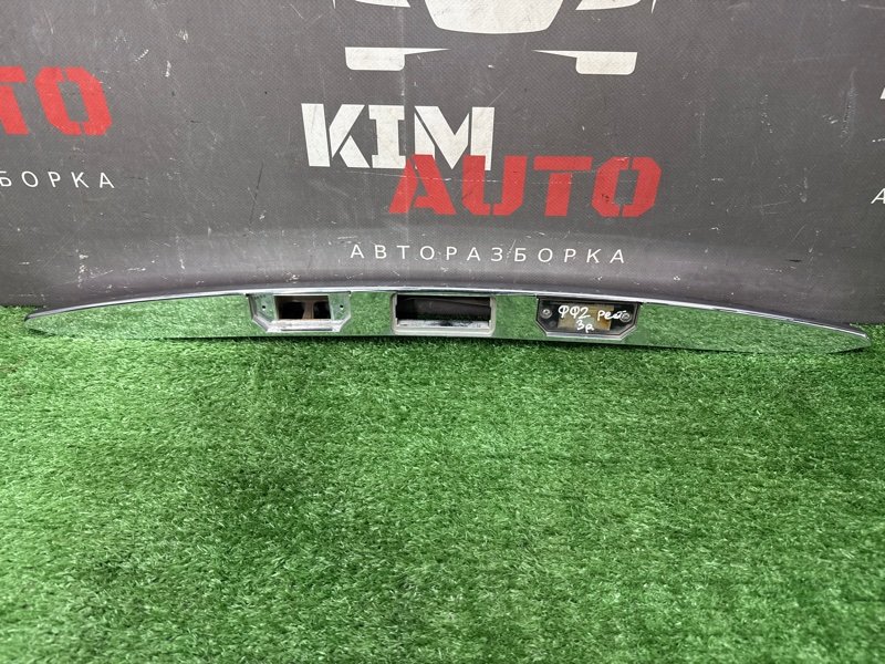 Молдинг крышки багажника Ford Focus 2