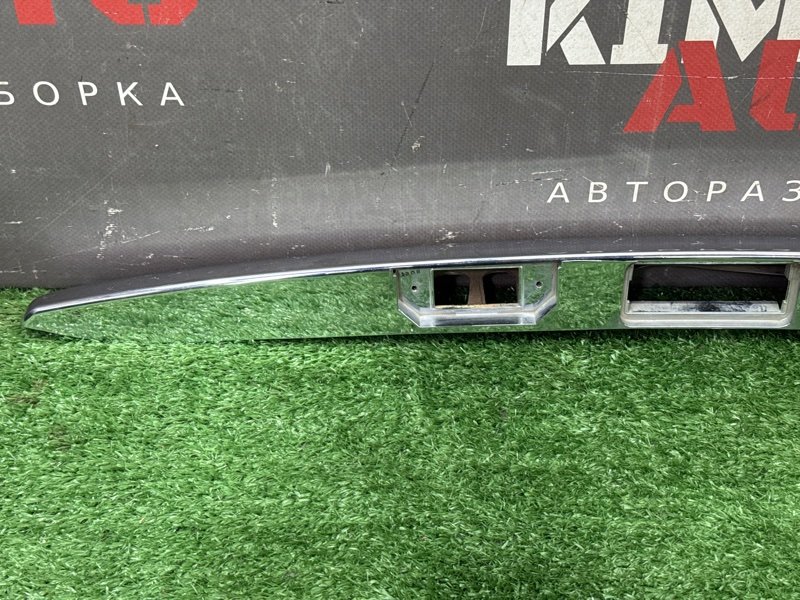 Молдинг крышки багажника Ford Focus 2