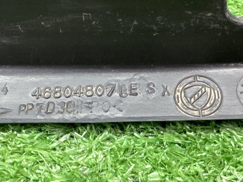 Молдинг лобового стекла Fiat Albea