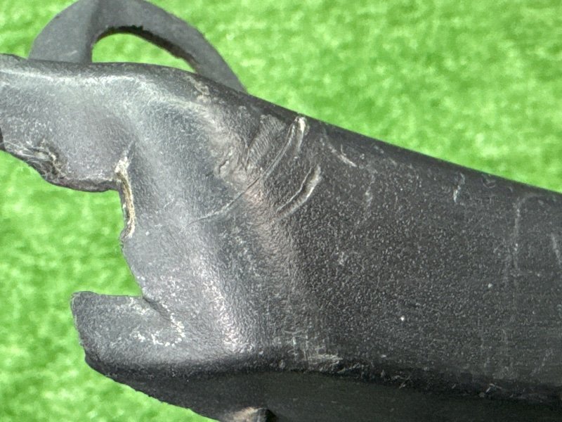 Молдинг лобового стекла Fiat Albea