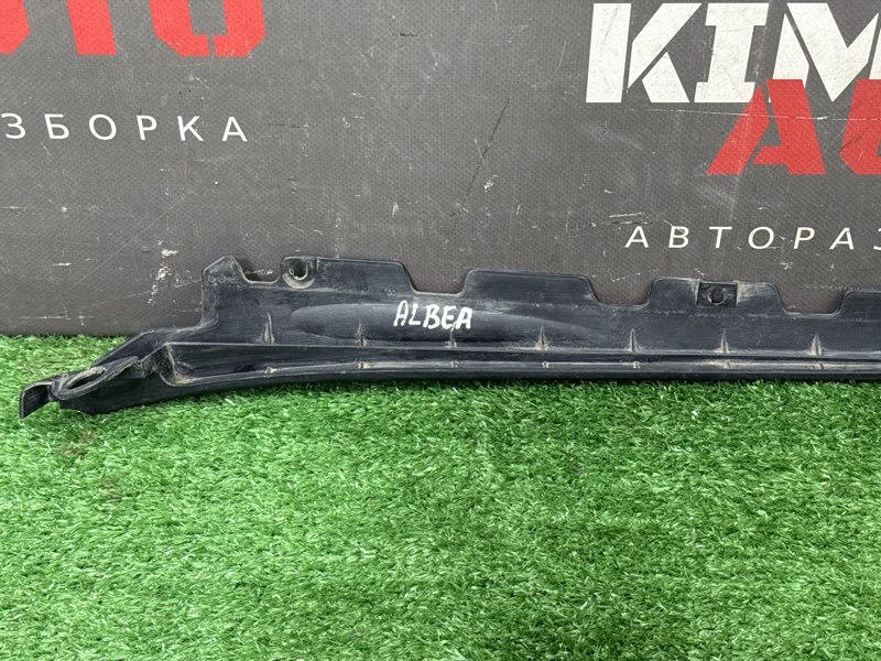 Молдинг лобового стекла Fiat Albea