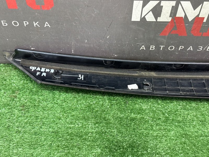 Молдинг лобового стекла Skoda Fabia 2