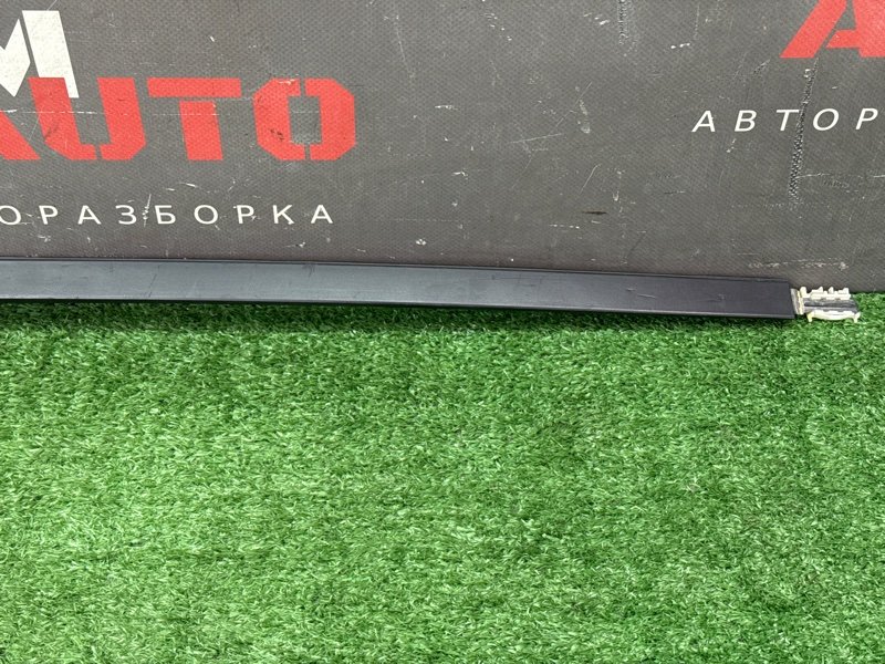 Молдинг лобового стекла Opel Astra J