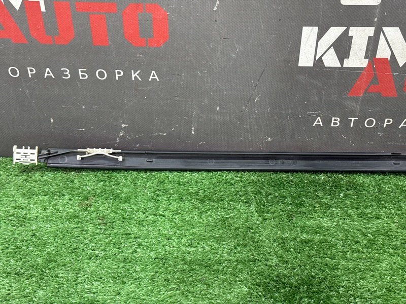 Молдинг лобового стекла Opel Astra J