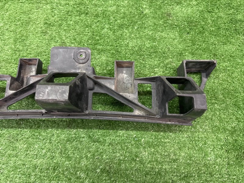 Кронштейн бампера Opel Zafira