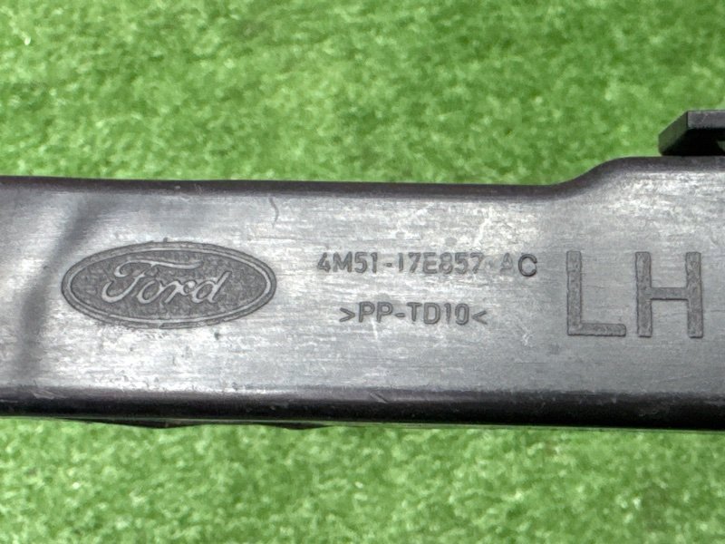 Кронштейн бампера Ford Focus 2