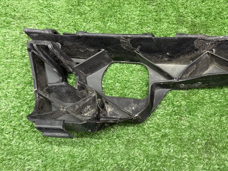 Кронштейн бампера Ford Focus 2