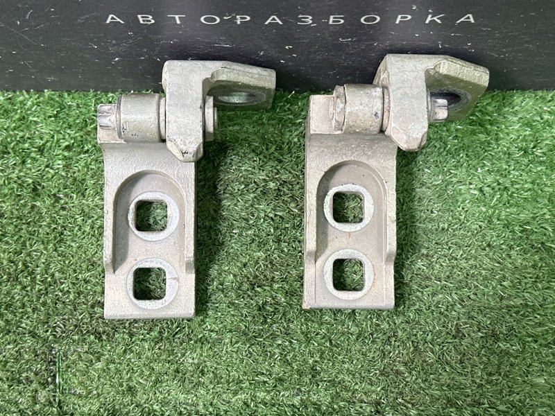 Петли двери Opel Corsa D