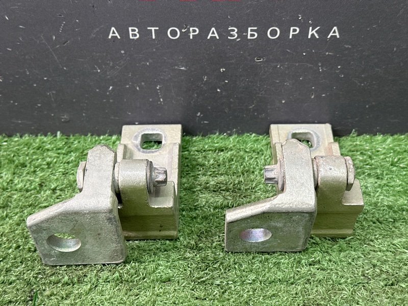 Петли двери Opel Corsa D