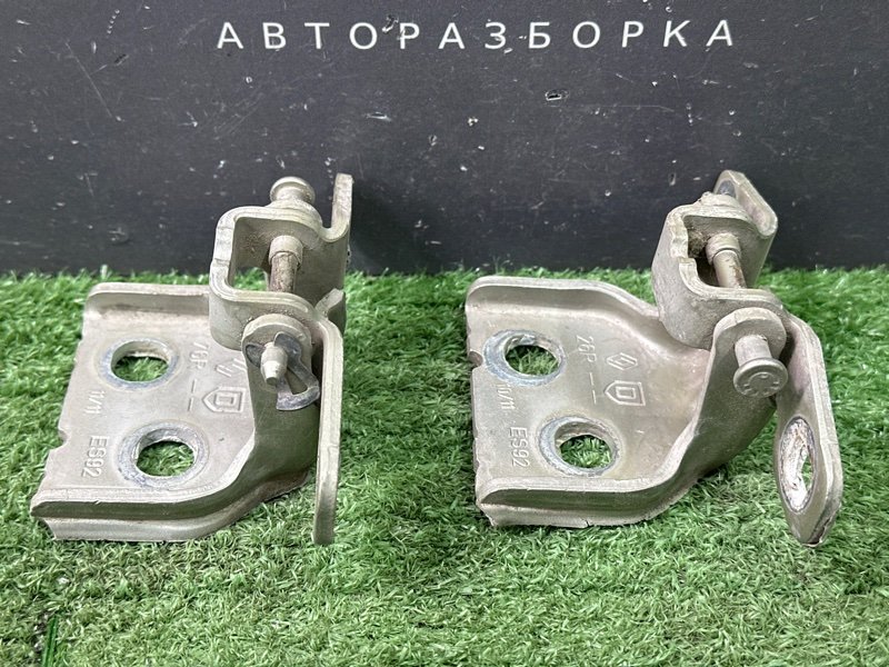 Петли двери Lada Largus