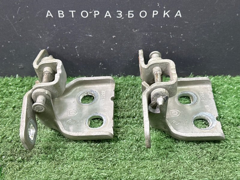 Петли двери Lada Largus