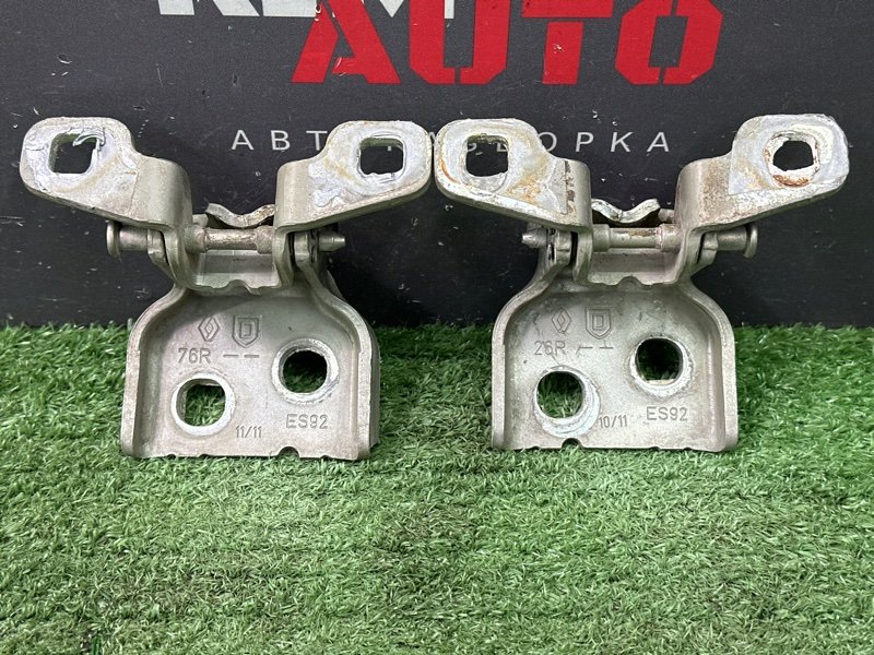 Петли двери Lada Largus