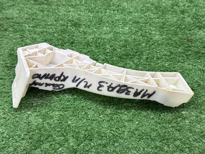 Кронштейн бампера Mazda 3