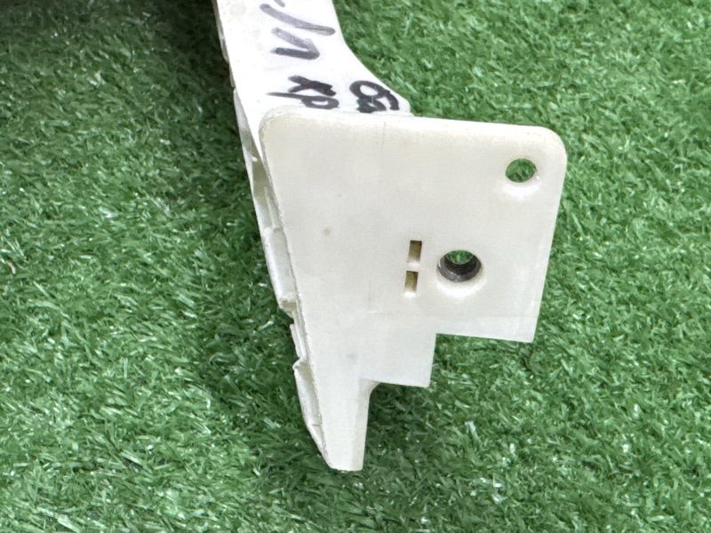 Кронштейн бампера Mazda 3