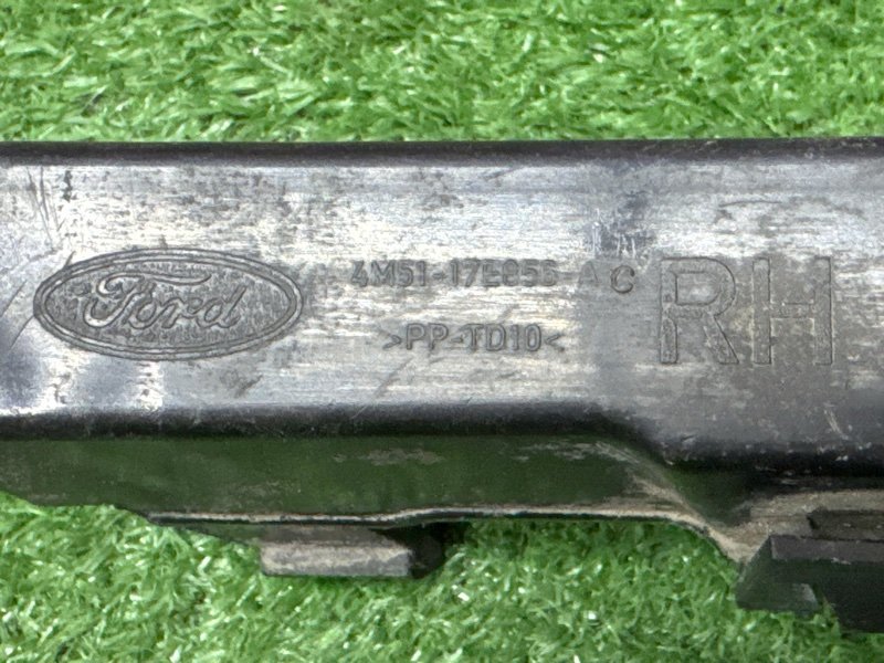 Кронштейн бампера Ford Focus 2