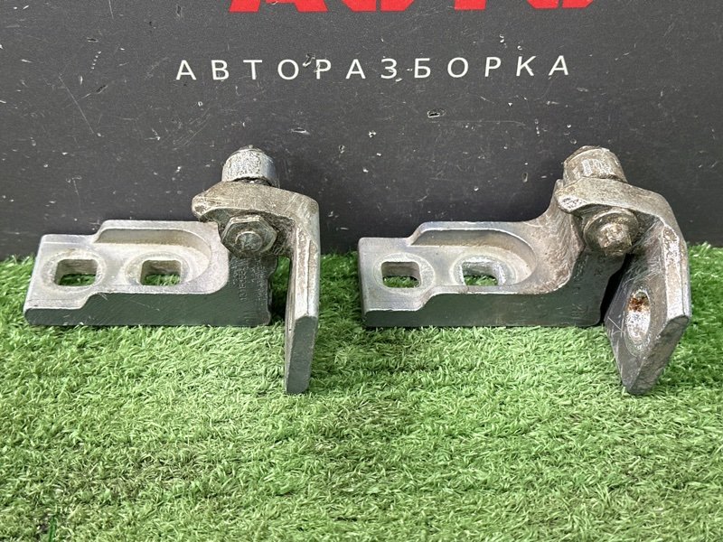 Петли двери Opel Corsa D