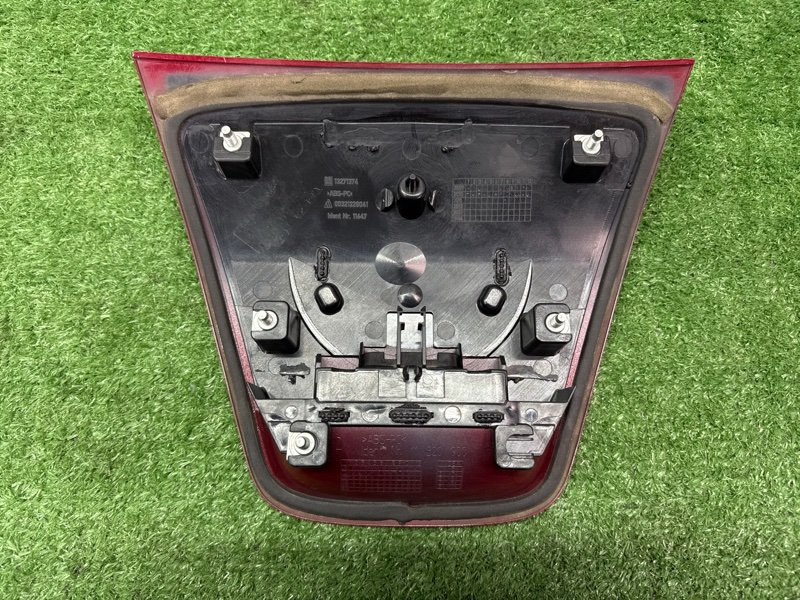 Накладка замка багажника Opel Astra J