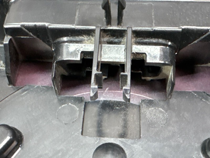 Накладка замка багажника Opel Astra J