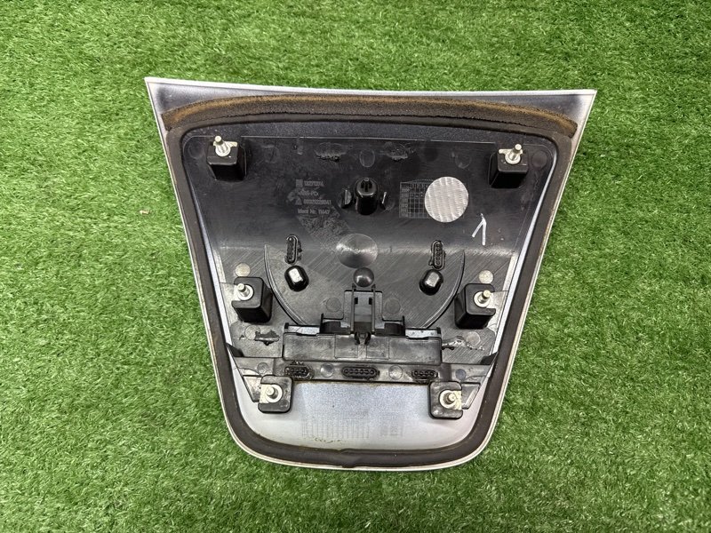 Накладка замка багажника Opel Astra J