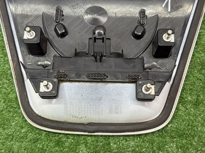 Накладка замка багажника Opel Astra J