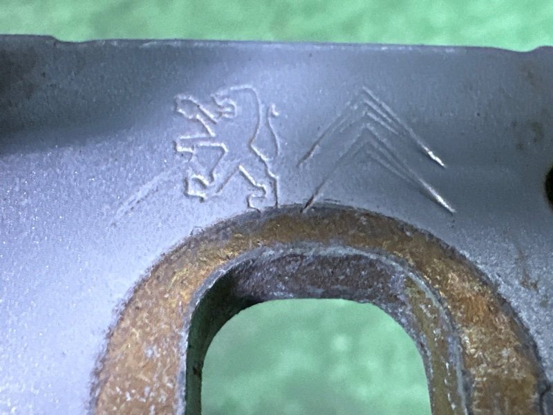 Петли двери Peugeot