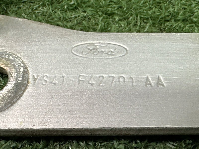 Петли крышки багажника Ford Focus