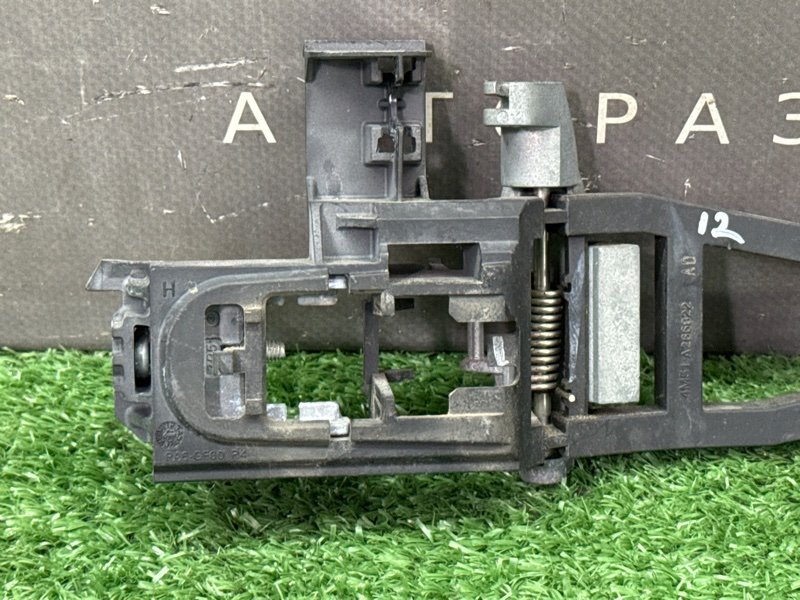 Кронштейн ручки двери Ford Focus 2