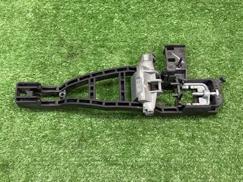 Кронштейн ручки двери Ford Focus 2